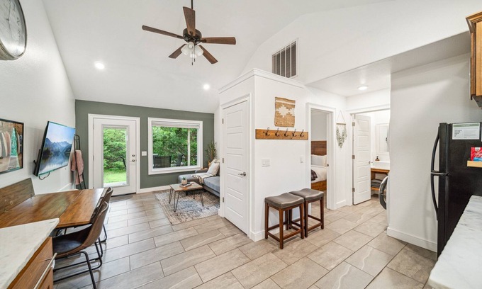 Grove Cottage | GrandLake*Kayak*Forest View*Firepit*King*Lakefront