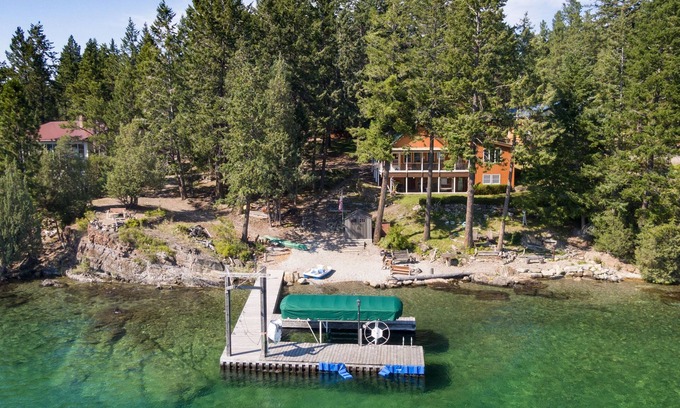 Rollins House | Grandma's cabin in the woods on the lake!