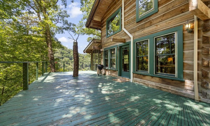 Marshall Cabin | Grandpa Dans Cabin+Mtn River view 34 acre retreat