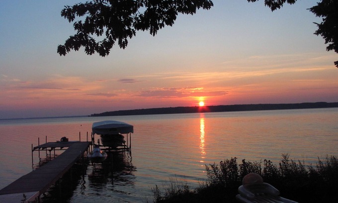 Grand View Beach Cabin | Grandview Beach Cabin on beautiful Mullet Lake