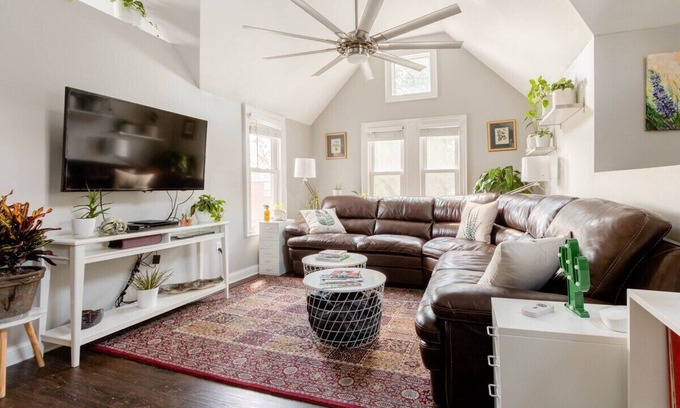 Grandview Heights Apartment | Grandview Plant Loft- Close to OSU