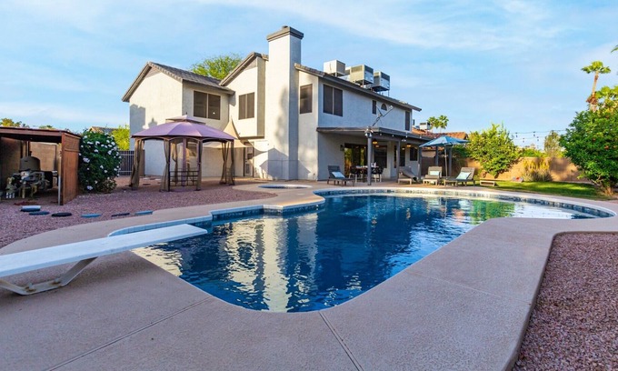 Paradise Valley Village House | Grandview Scottsdale 4 Bedroom Home by Redawning