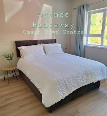 Omagh House | 'Grange Hideaway' Town Centre (Sleeps 6)