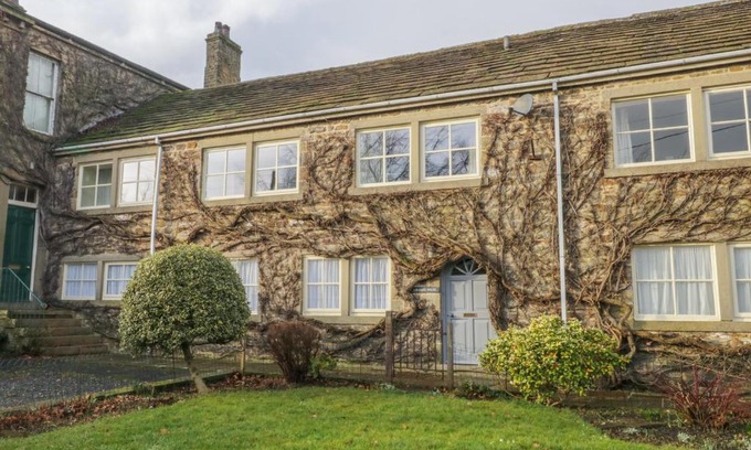 Carleton House | Grange House