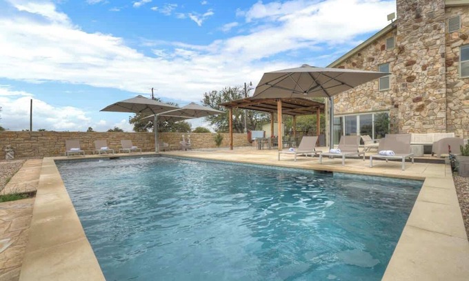 Johnson City House | Grasslands Pool Hot Tub Hill Country Views