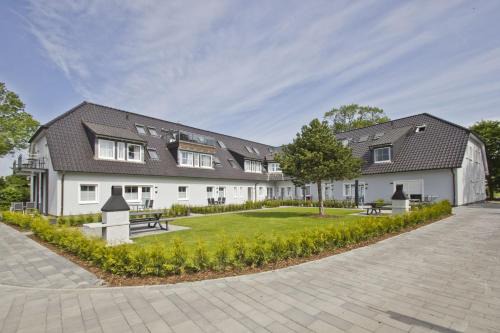 Gross Zicker Apartment | gratis Nutzung vom AHOI Erlebnisbad und Sauna in Sellin - Haus Inselwind FeWo MEERbodden