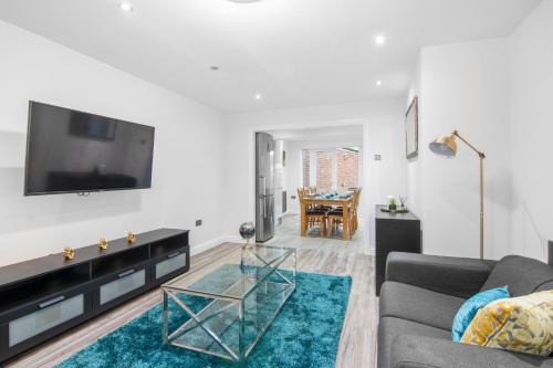 Gravesend Apartment | Gravesend 3 Beds By JADA Homes