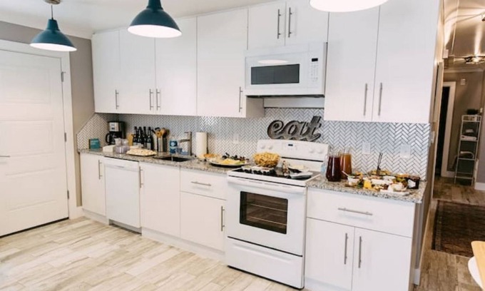 East Memphis Apartment | Graze House by Pettigrew Adventures