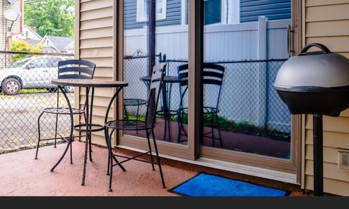 Irvington Condo | Great 2 bedroom Commutable Condo