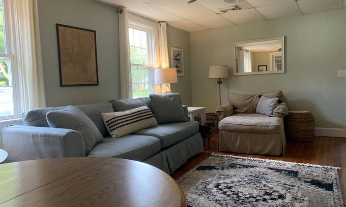 Snug Harbor House | Great 3 Bed Beach House 1 Mile from East Matunuck State Beach!