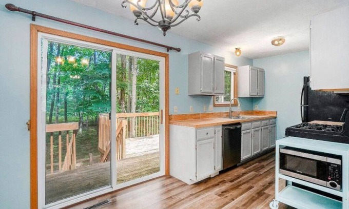Grawn House | Great 3-bedroom home near Interlochen Arts Academy, State Park, lakes and more!