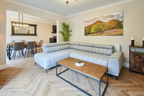 Great Ayton House | Great Ayton Townhouse Retreat-Sleeps 6-3Bed-2Bath