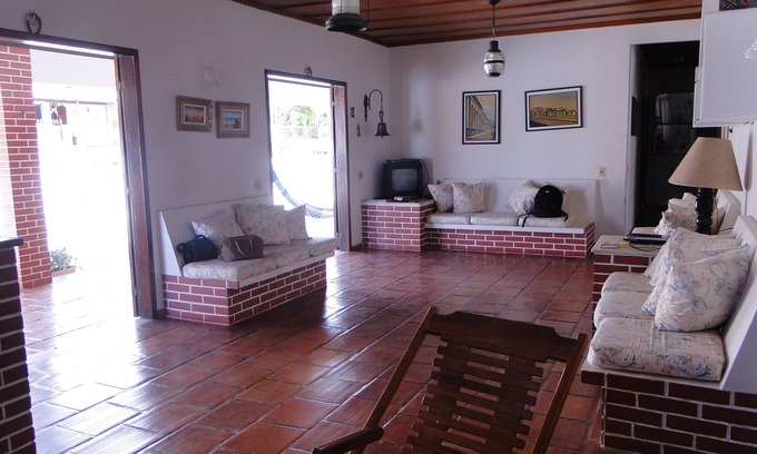 Sao Pedro da Aldeia House | Great beach house, pool, barbecue, just 150 meters from Lagoa