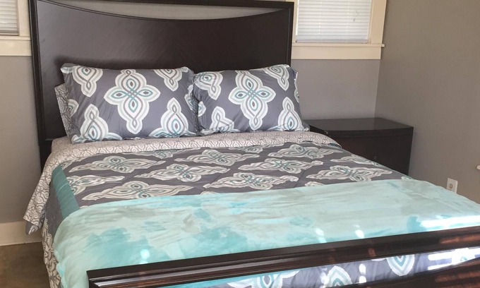 Capital View Cottage | Great Cottage centrally located in Little Rock. Close to I-630