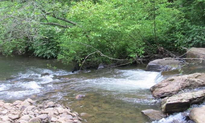 Hiawassee Cabin | GREAT DEAL $85 per night ON BEAUTIFUL HIAWASSEE RIVER