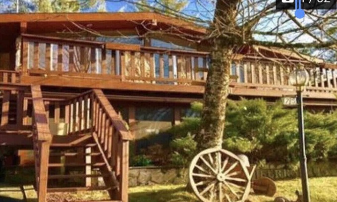 Kauneonga Lake House | Great Escape Country Home with Outdoor Jacuzzi
