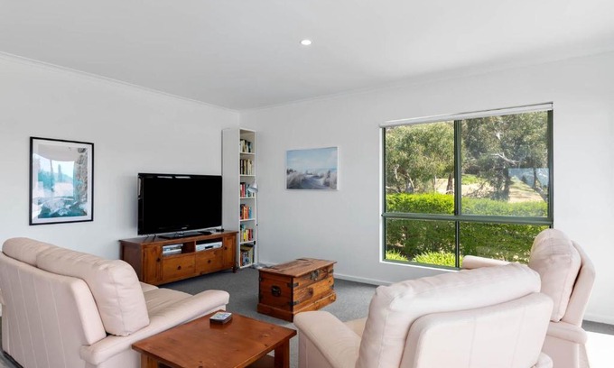 Victor Harbor House | Great Family Holiday House in Central Location