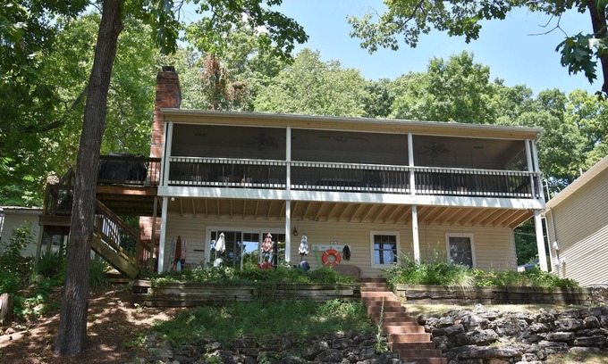 Osage Beach House | Great family retreat! Lakefront, 4bed/2Ba, quiet cove & private dock
