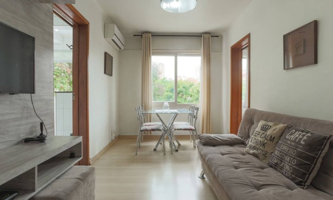Passo da Areia Apartment | Great fit, Iguatemi Mall, Bourbon Country Mall, American Consulate