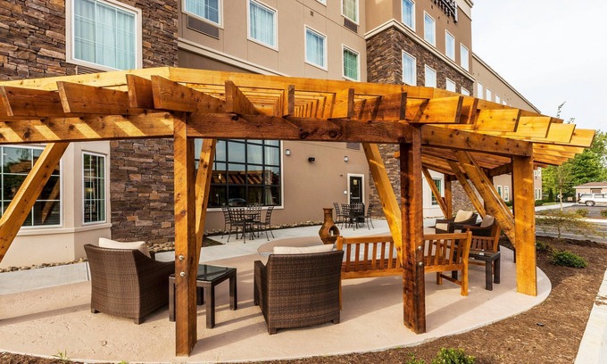 Farragut Condo | Great for Business Travelers! Free Breakfast + 24h Business Center