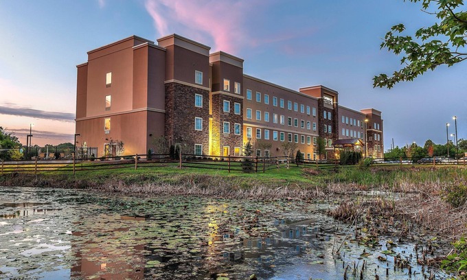 Farragut Apartment | Great for Business Travelers! Free Breakfast + 24h Business Center