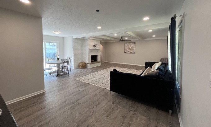 Rockford House | Great for family Cozy, Quiet and Fully Furnished Home in the Rockford area