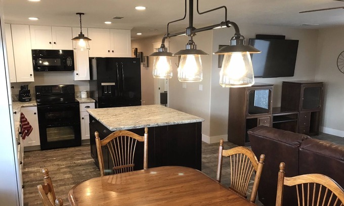 Stanislaus County House | Great for traveling nurses ! You will not be disappointed with your lodging .