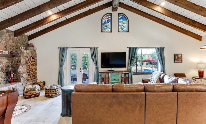 West Alameda House | Great for Traveling professionals? Perfect for longer stays!