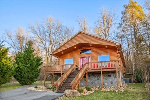 White Oak Lodge House | Great Getaway - Any Time Of Year!