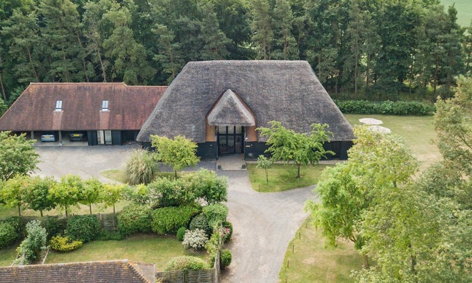 Sittingbourne House | Great Higham Barn by Bloom Stays - sleeps 26 guests in 7 bedrooms