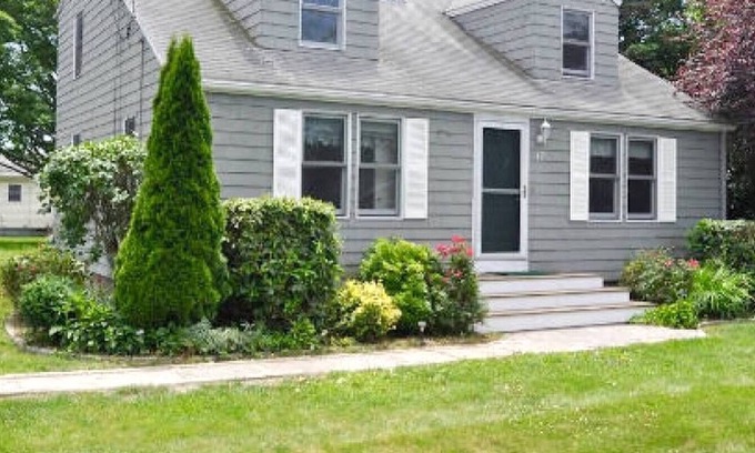 Snug Harbor House | Great Island! 4 BR/2BA, central air, walk to BI ferry/beach
