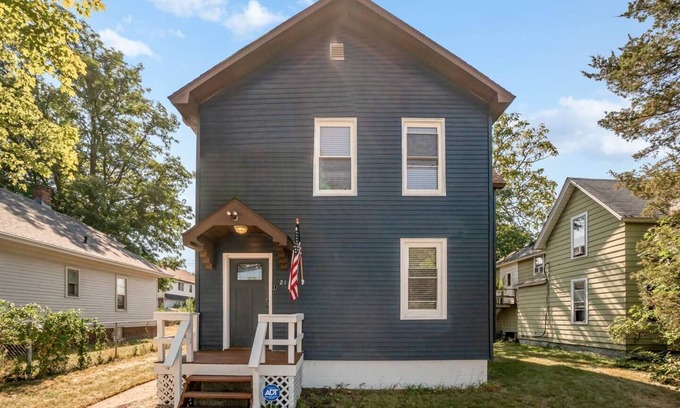 Michigan City House | Great Lakes Downtown Duplex: 2 units in one!