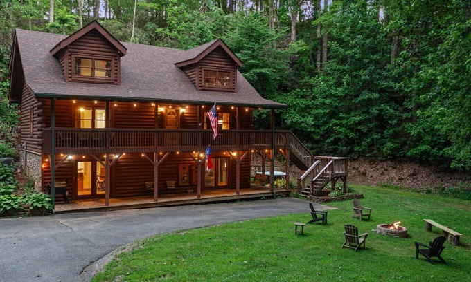 Marion Cabin | Great Life At Grants Mountain Hot Tub-Fire Pit-WiFi-Fireplace