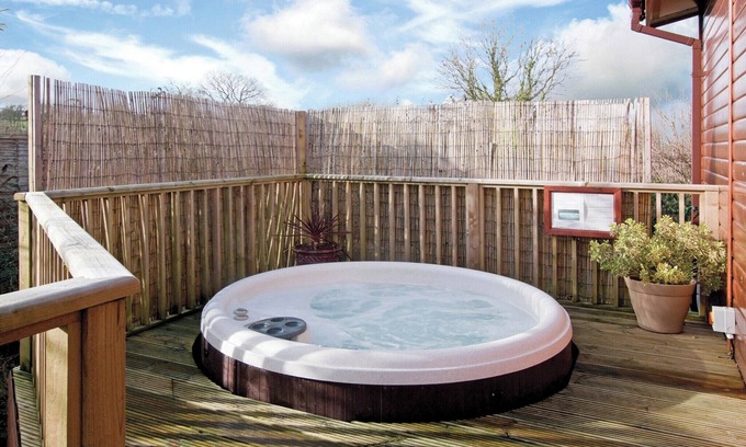 Narberth Ski Chalet | Great location and well-equipped lodge set in mature and beautiful gardens.