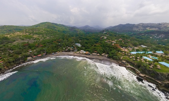 Tamanique House | Great location for family or group getaway. 5 min from the beach!