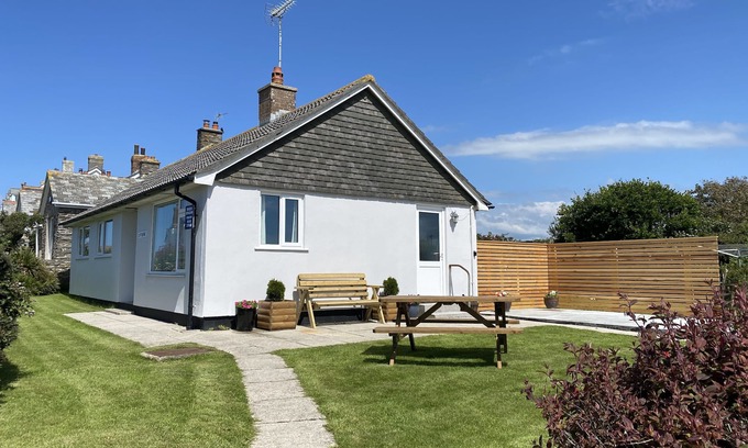 Tintagel House | GREAT LOCATION less than 5 minute walk to centre of Tintagel and Coastal Footpa