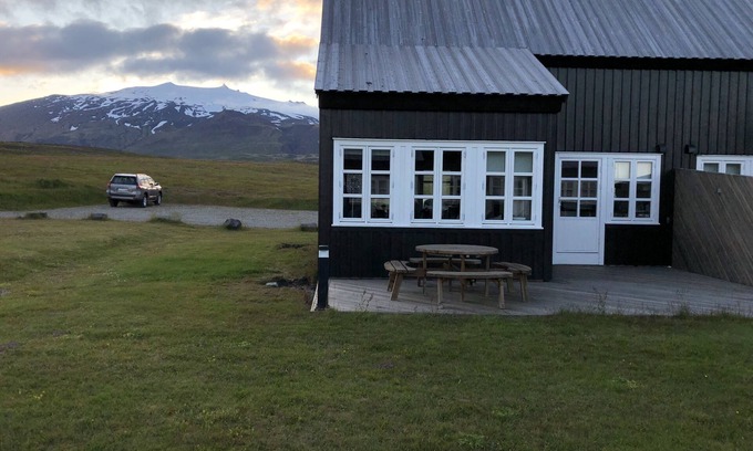 Hellnar Cottage | GREAT LOCATION - LUXURY COTTAGE – UNIQUE SURROUNDINGS - GLACIER – NATIONAL PARK