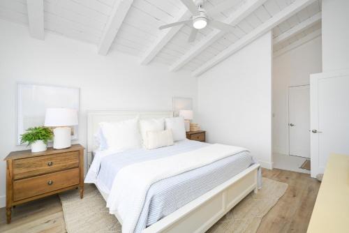 Balboa Peninsula House | Great Location near the Balboa Pier and Fun Zone with Air conditioning