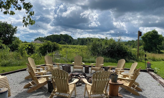 Geneva House | Great location to enjoy winery hopping, and close to the Spire Institute!