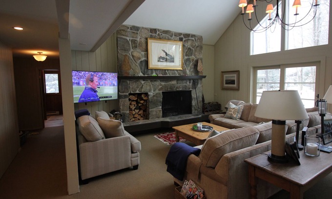 Stratton Mountain House | Great location!Walk to trail 3 min.President 10% discount cfm by Dec, 5 day min.