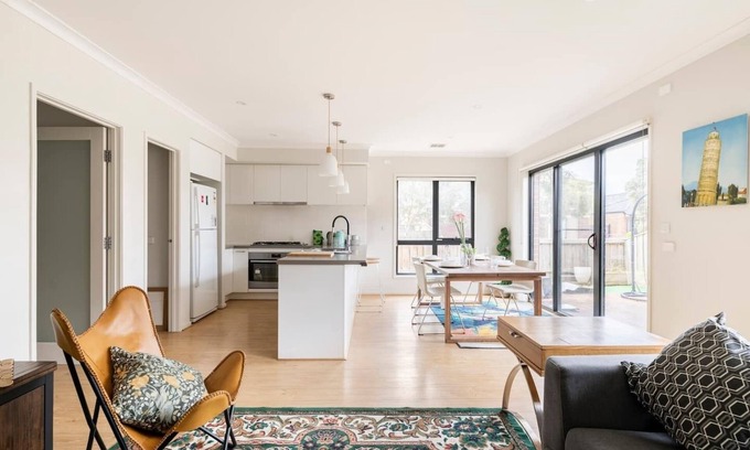 Point Cook House | great ocean start from point cook family house for 8