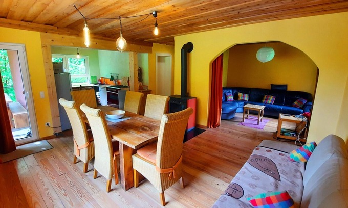 Kleineicholzheim House | Great rust. Country house with a romantic garden and wood heating. Finland sauna