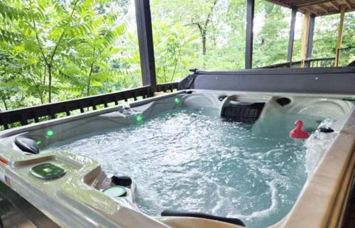 Kodak House | Great Smoky Mountain, Hot Tub, Mins to Dollywood