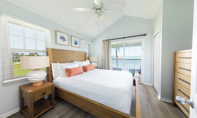 Marathon Hotel | Great Spot for Your Next Vacation! Amazing Unit w/3 Bedrooms, Balcony