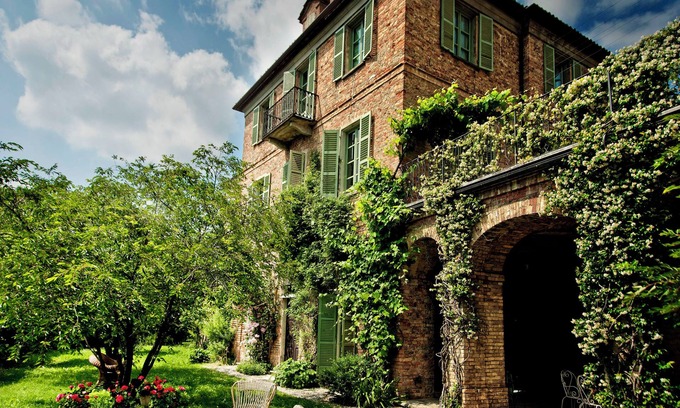 Castagnole delle Lanze House | Great Villa in the historic center, for tourism and pleasant stay.