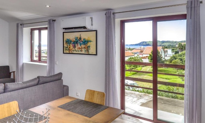 Praia da Vitoria Apartment | Great View Apartment AL