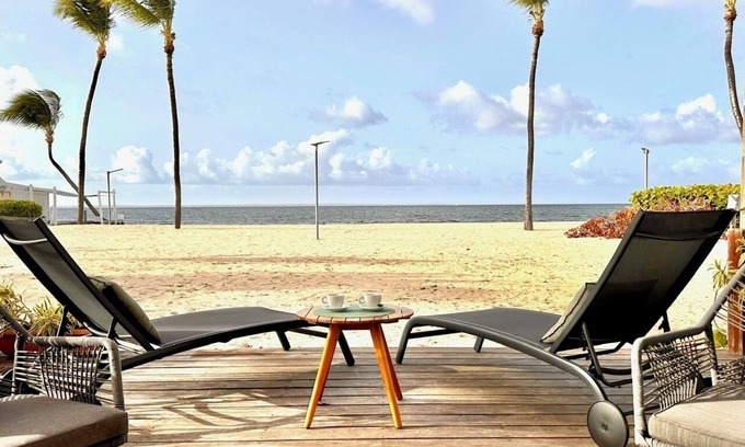 Nettle Bay Apartment | GREAT VIEW Beautiful One bedroom on the beach nearly Red Bay Beach