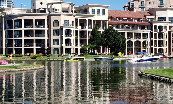 North End Apartment | Great waterfront property down town Kelowna