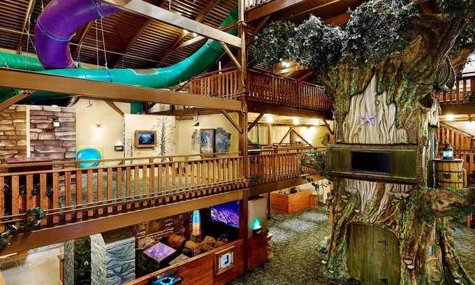 Lake Delton House | Great Wolf Lodge Wisconsin Dells - Amazing Resort w/Indoor Park Fun Included!