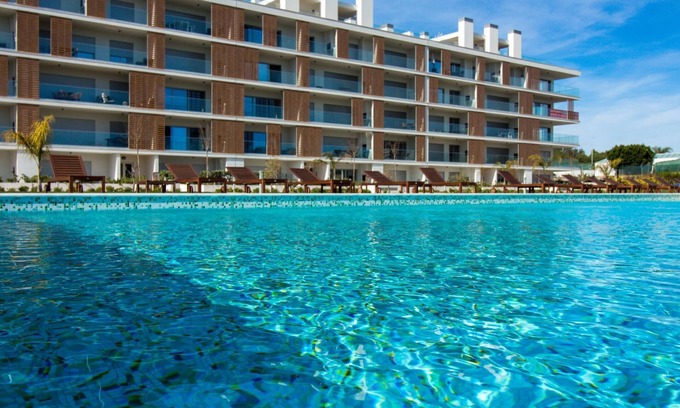 Correeira Apartment | Green D Apartment | Luxurious & Playground & Garage